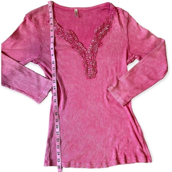 Y2K Taryn Taylor Ribbed Pink Stone Washed  Embellished V-Neck Top - Picture 5 of 6